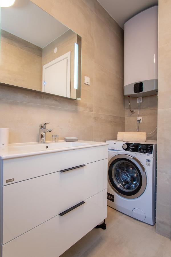I Apartment