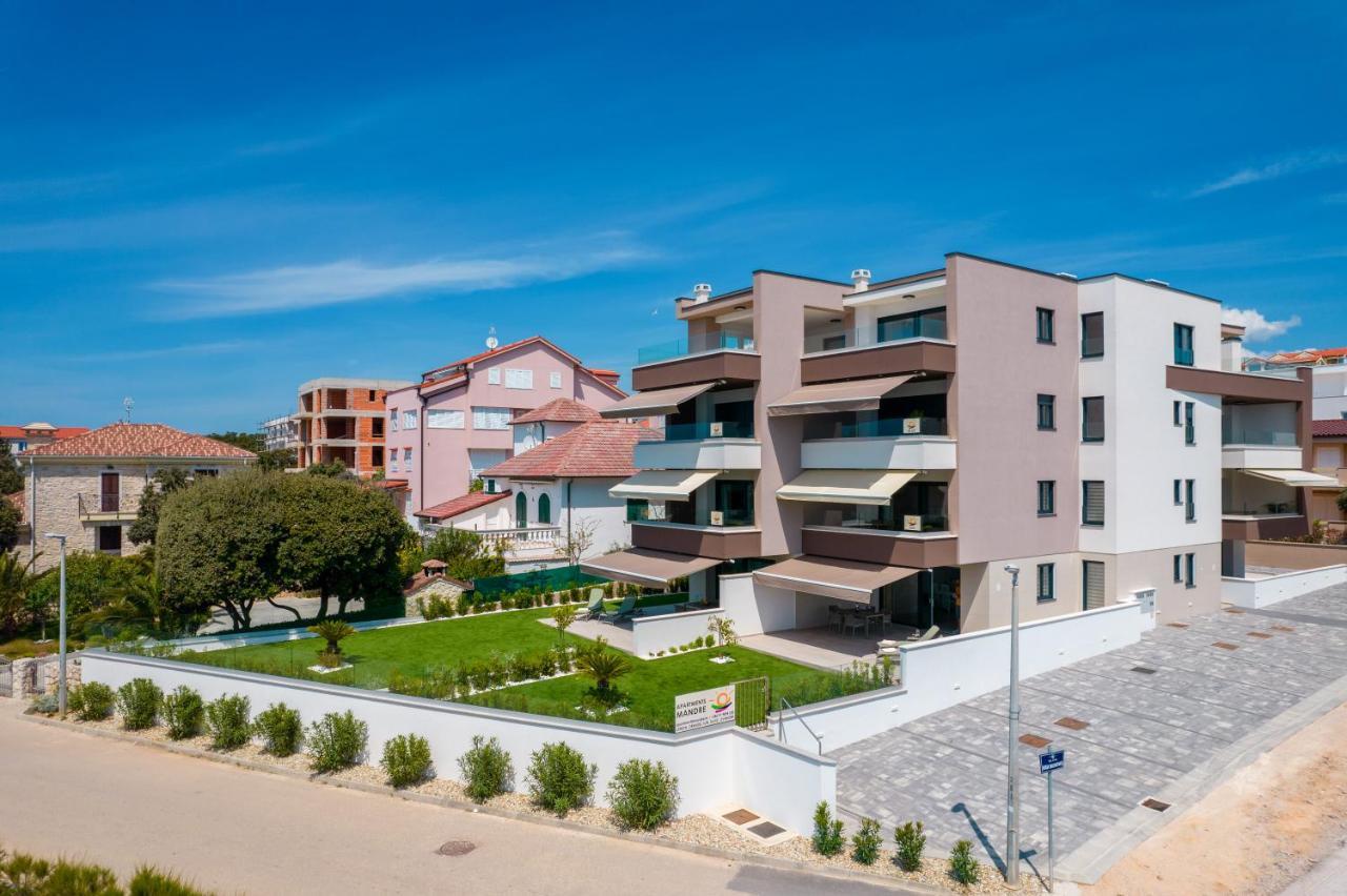 Apartament I *